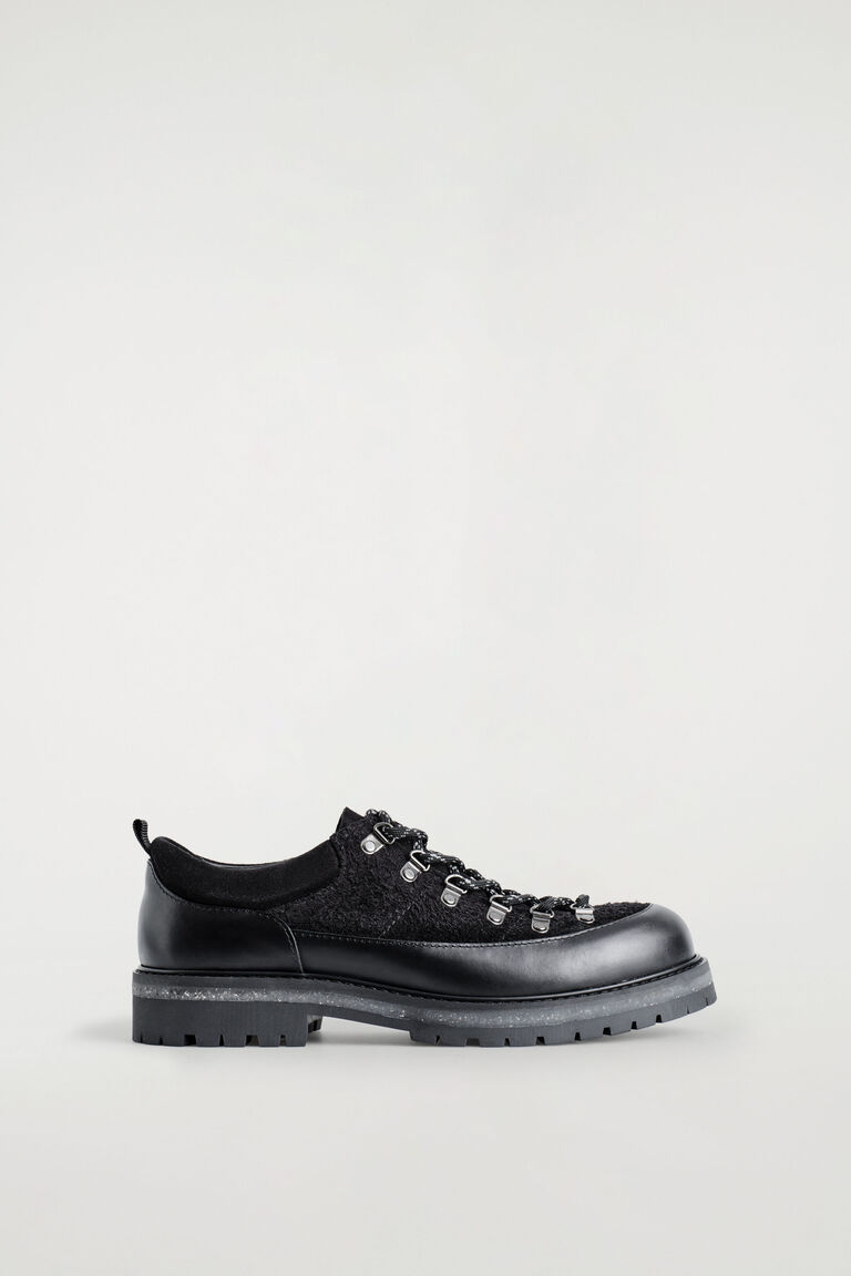 LEATHER HIKING SHOES