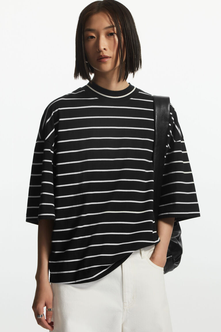 OVERSIZED MOCKNECK TSHIRT