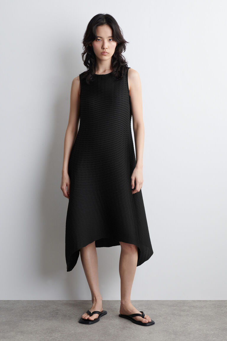 VOLUMINOUS PLEATED MIDI DRESS