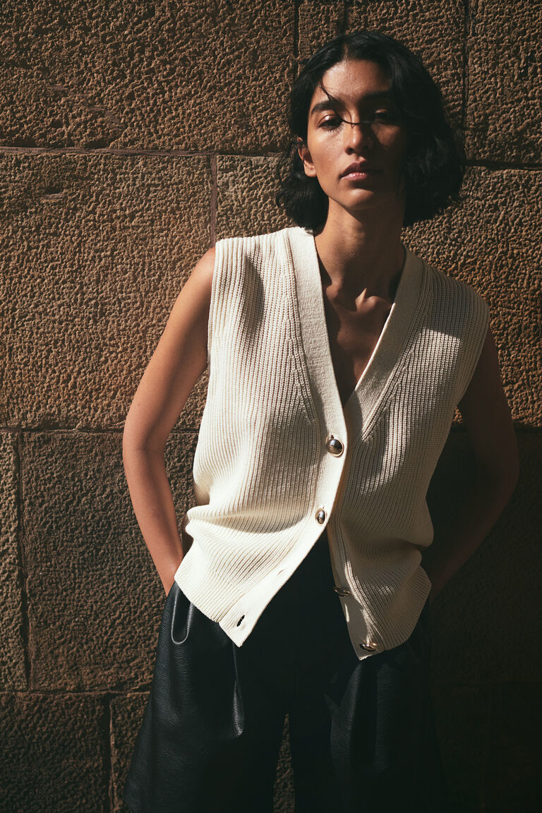 Rib-knit sweater vest