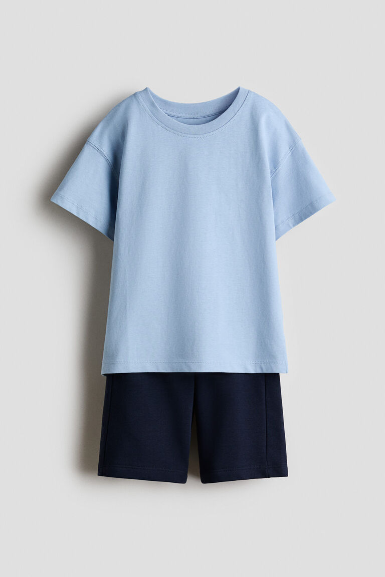 2-piece T-shirt and shorts set