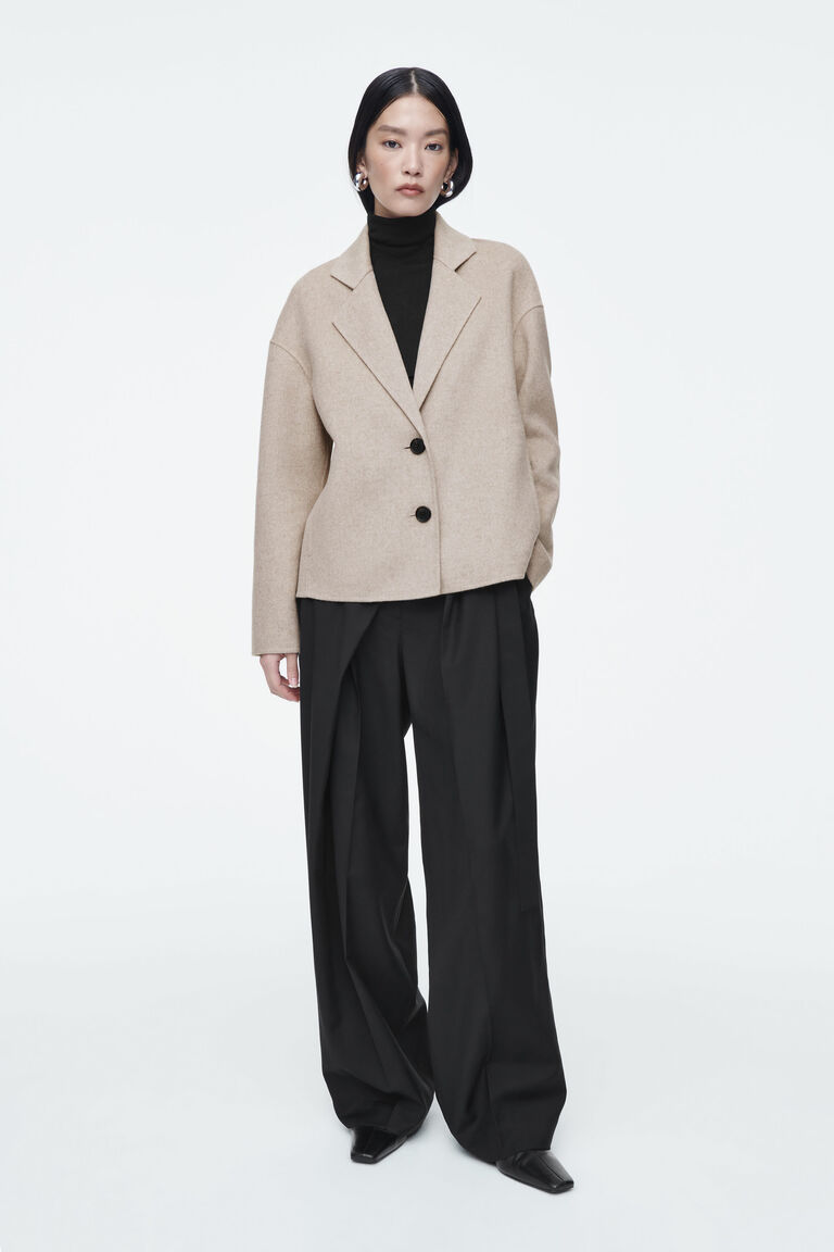 COS ダブルフェイス ウールショートジャケット ベージュ XS COS ダブルフェイス ウールショートジャケット ベージュ XS SHORT