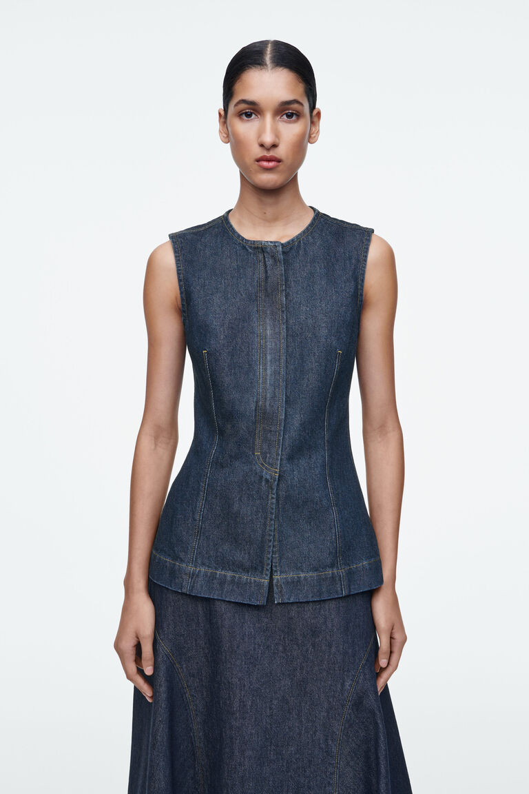 SLEEVELESS DENIM TOP