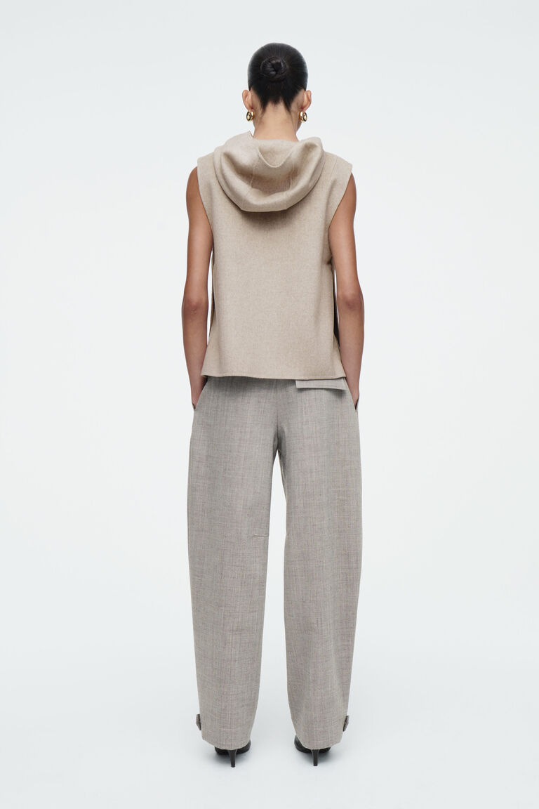 DOUBLE-FACED HYBRID HOODED GILET