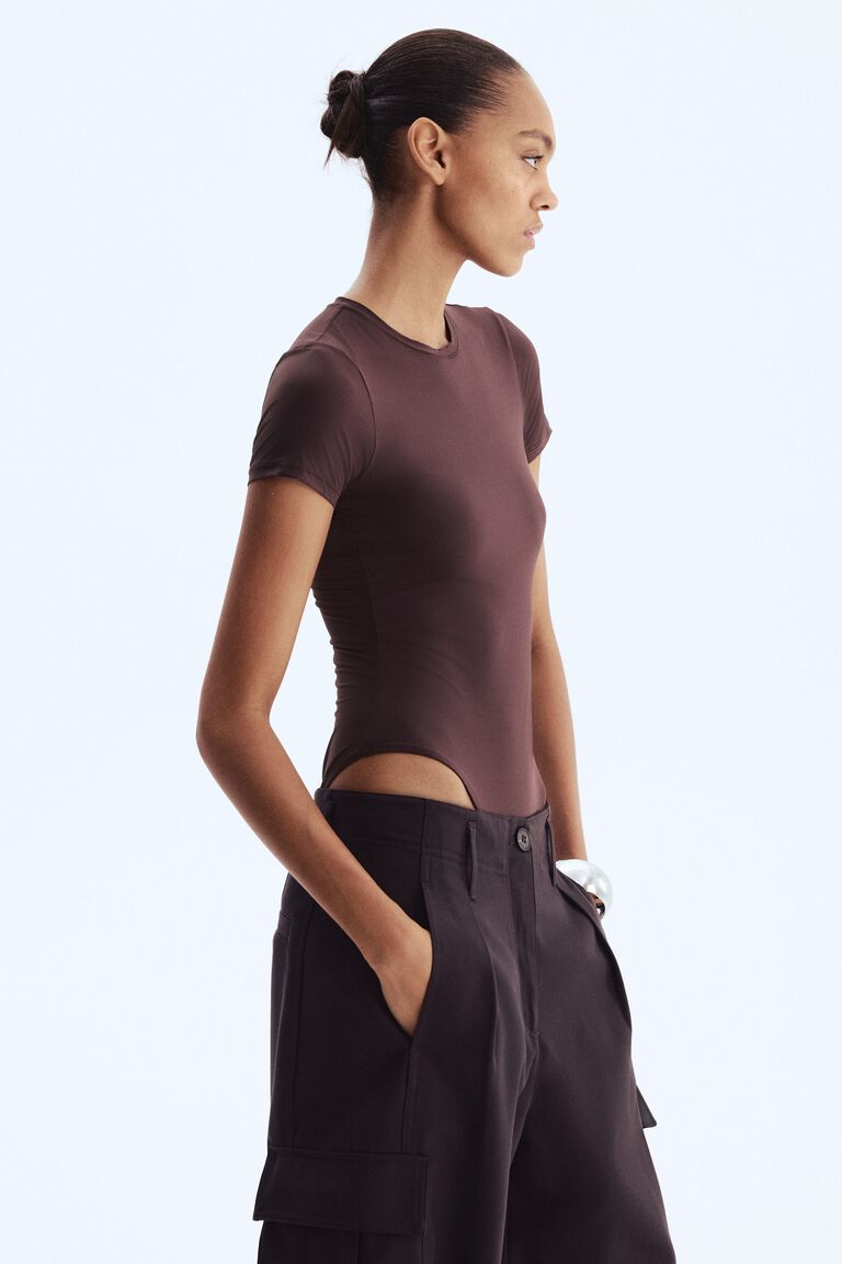 Short-sleeved microfibre body