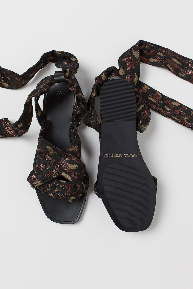 Tiestrap sandals
