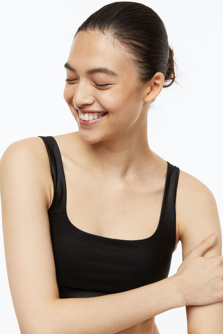 Pub Bra High Shine Sports bra in DryMove™