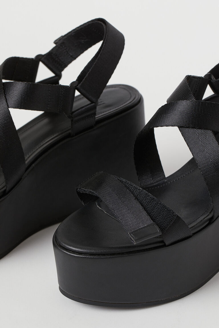 Platform wedgeheel sandals