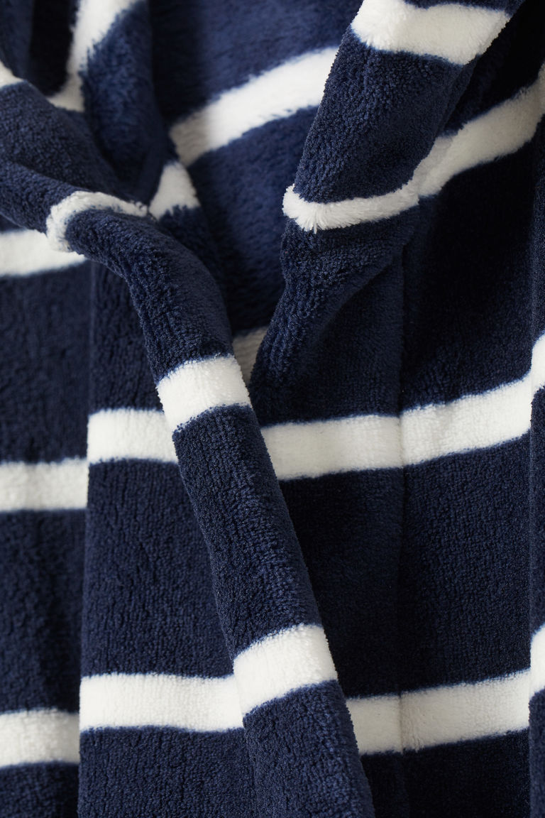 Fleece dressing gown