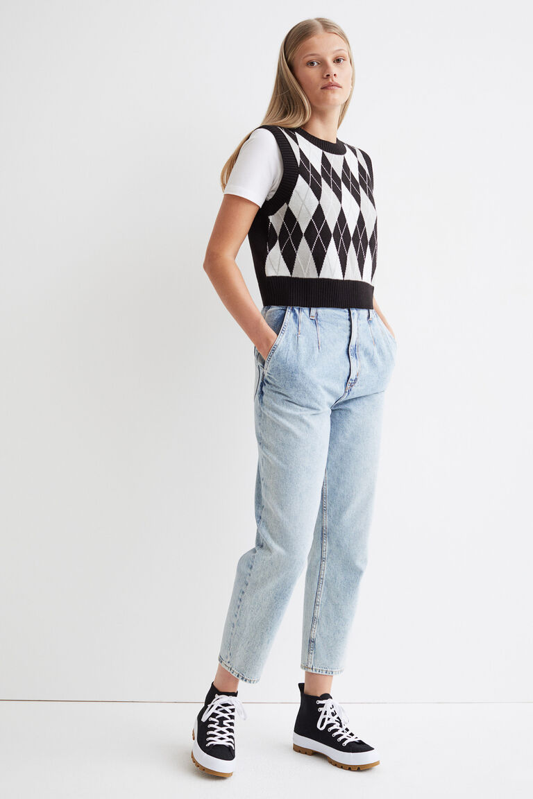 Cropped sweater vest