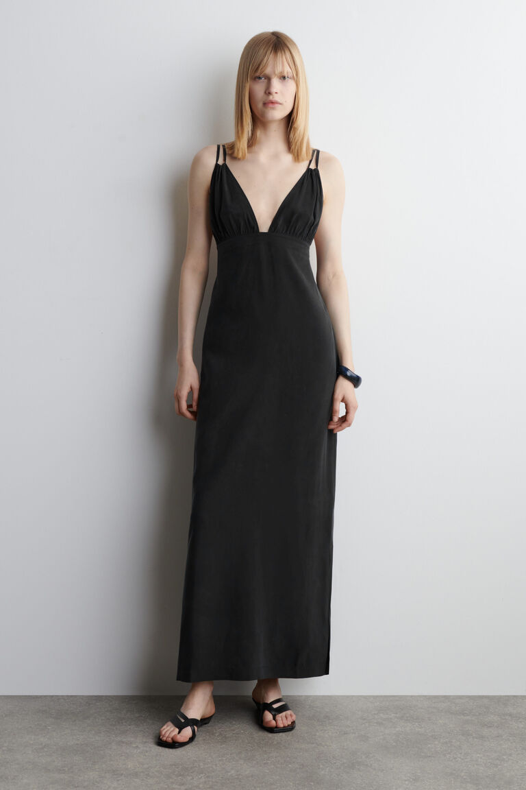 GATHERED V-NECK MAXI DRESS