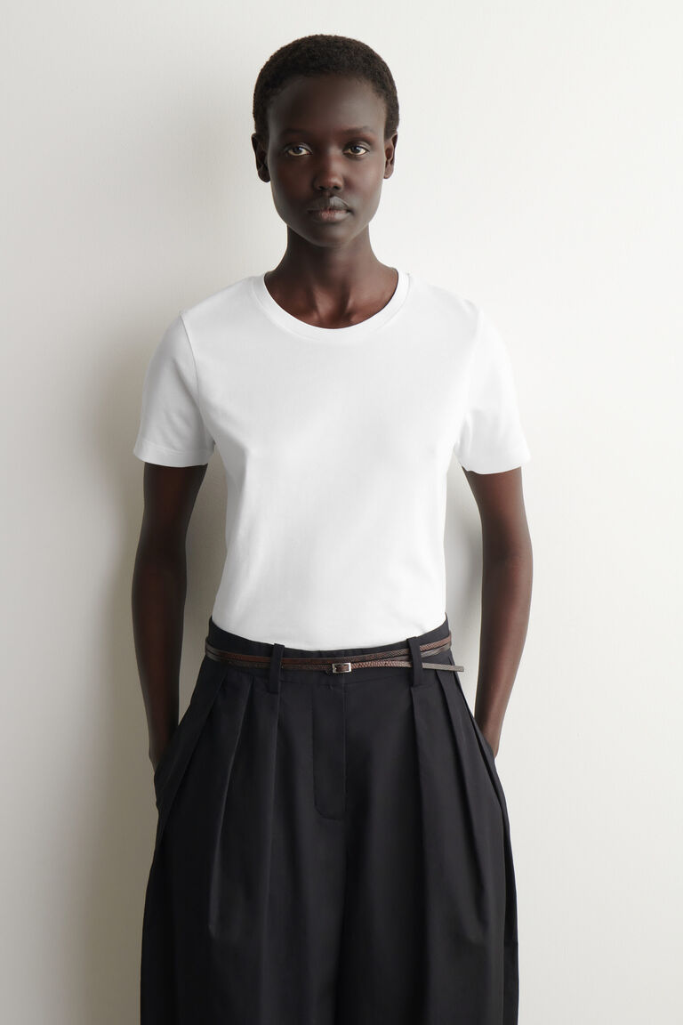 เสื้อยืดคอกลมผ้าฝ้าย