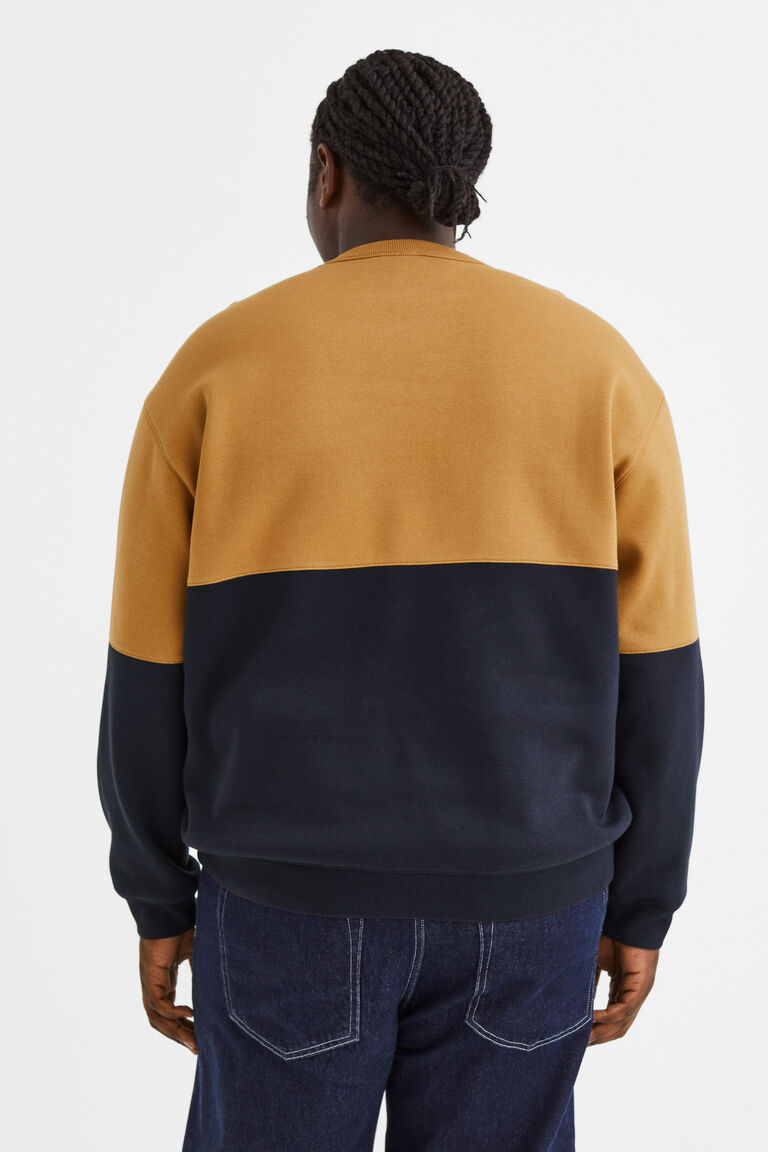 Relaxed Fit Round Neck Sweatshirt and Shorts Set main image 1