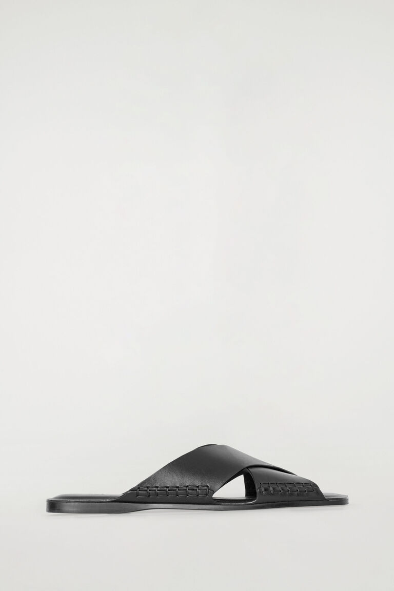 CROSSOVER LEATHER SANDALS