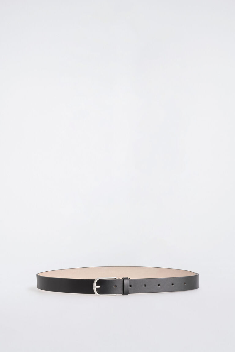 ROUNDED-BUCKLE LEATHER BELT