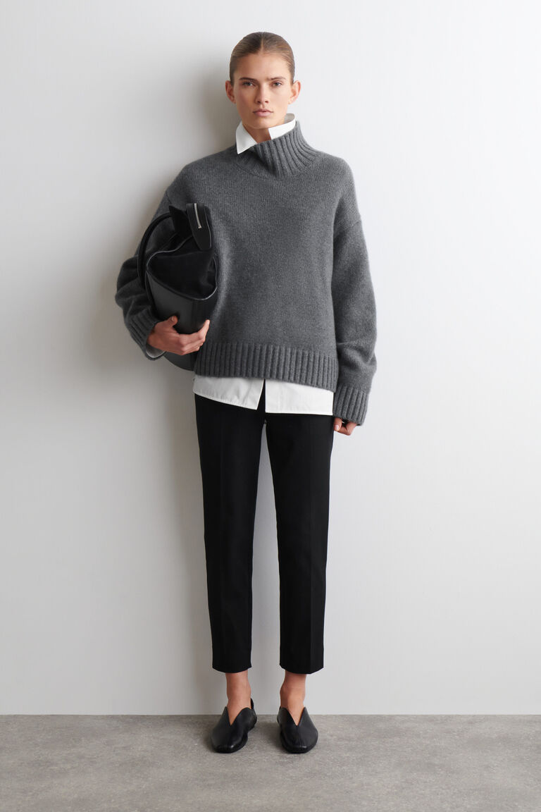 กางเกงขายาว ครอป ทรงสลิม