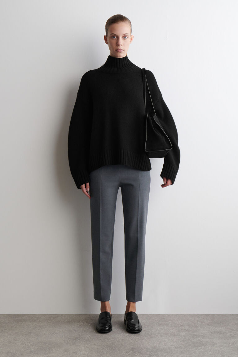 CROPPED SLIM-LEG TROUSERS