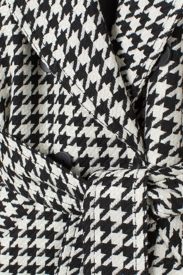 Dogtoothpatterned coat
