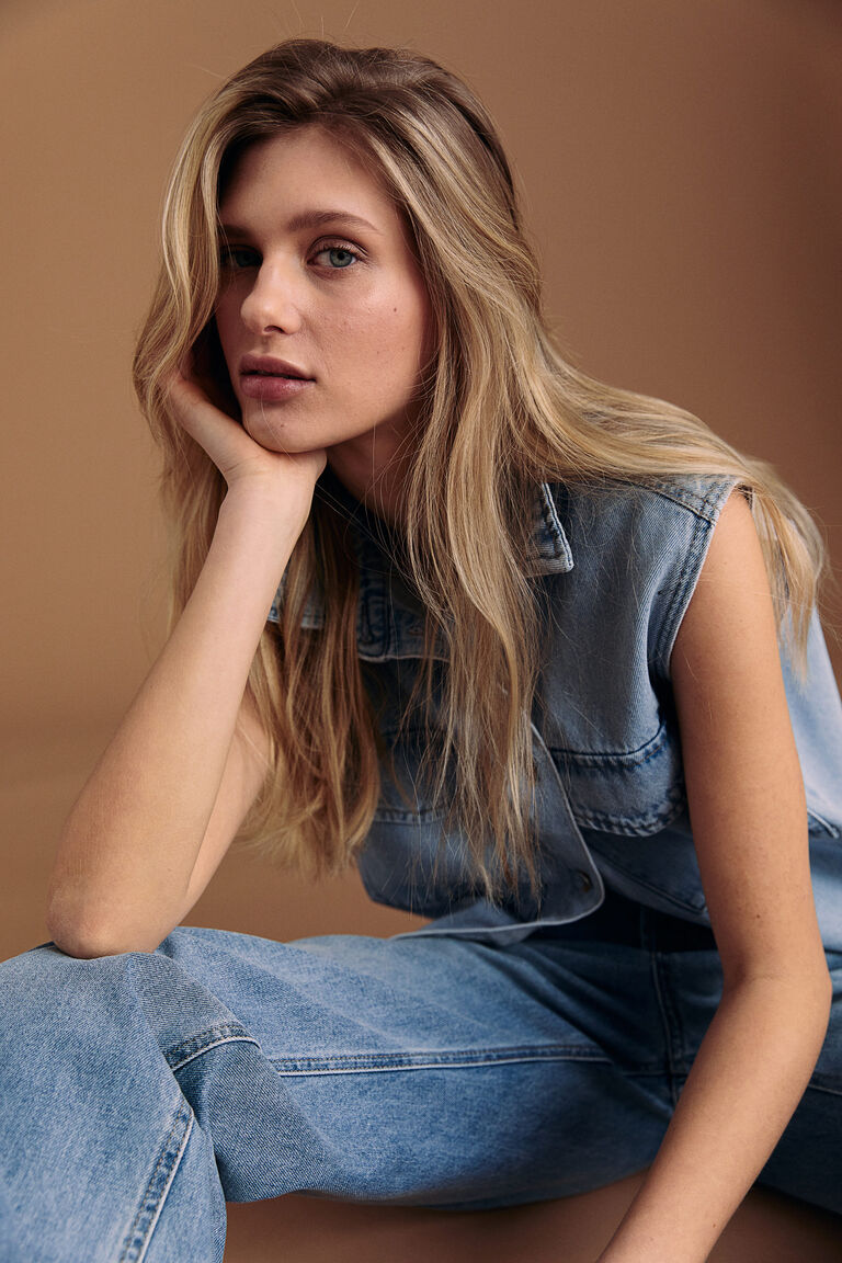 Sleeveless shirt jacket