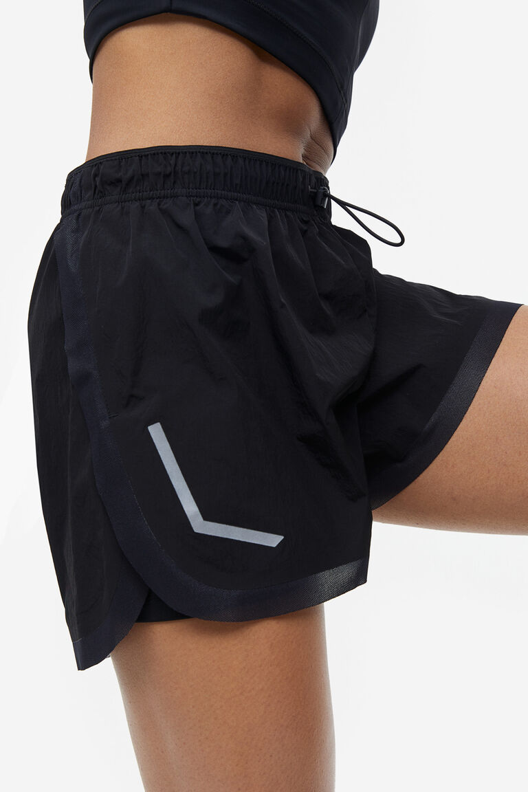 DryMove™ Doublelayered running shorts