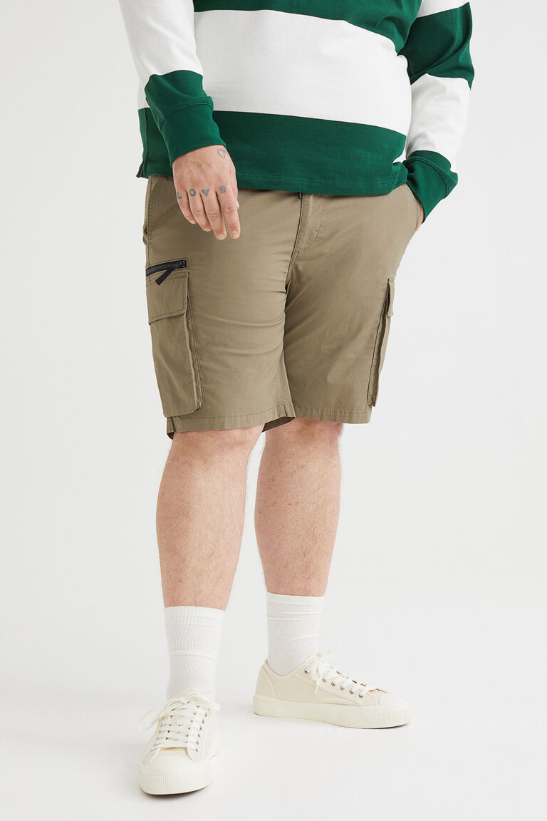 Regular Fit Kneelength cargo shorts