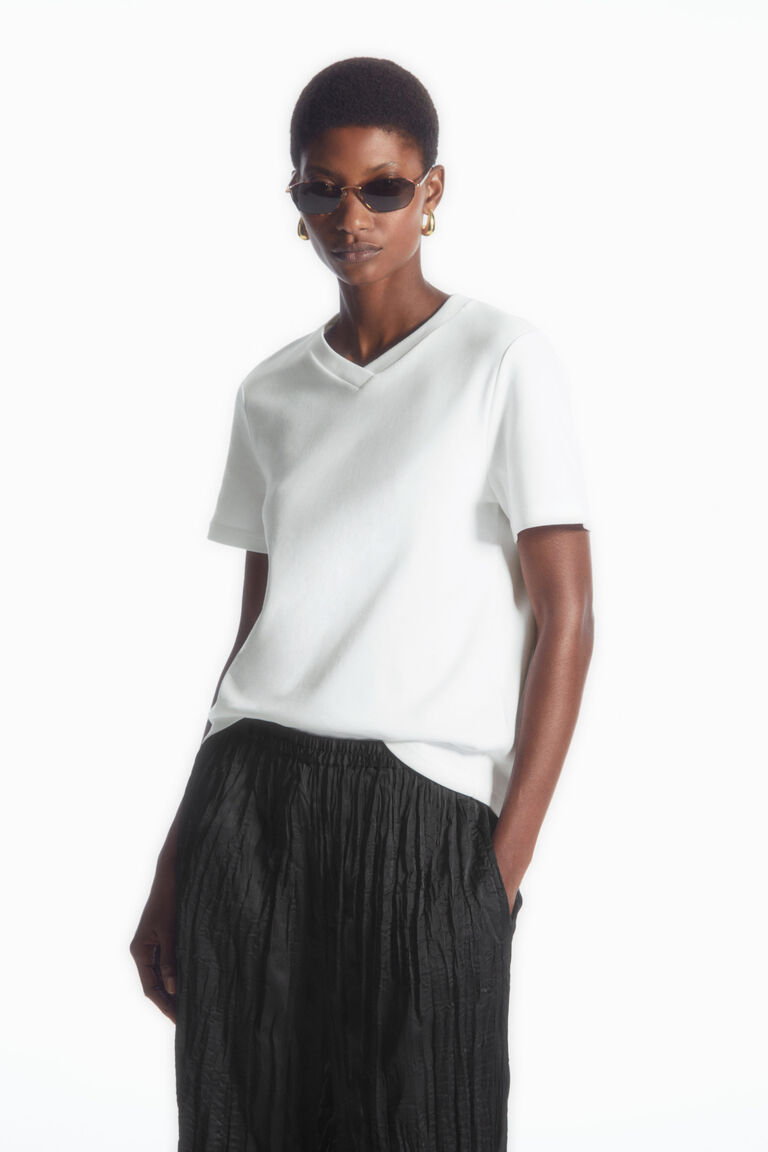 REGULAR BOXY V-NECK T-SHIRT