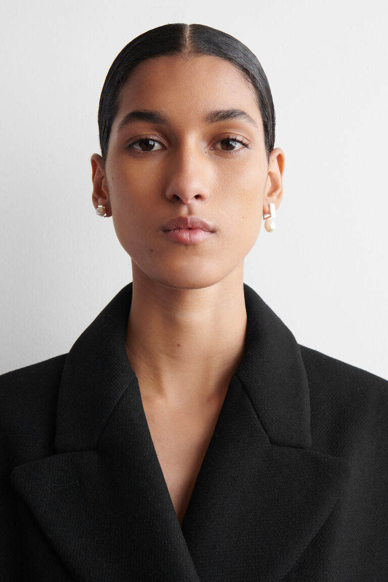 MISMATCHED RECTANGULAR PEARL EARRINGS