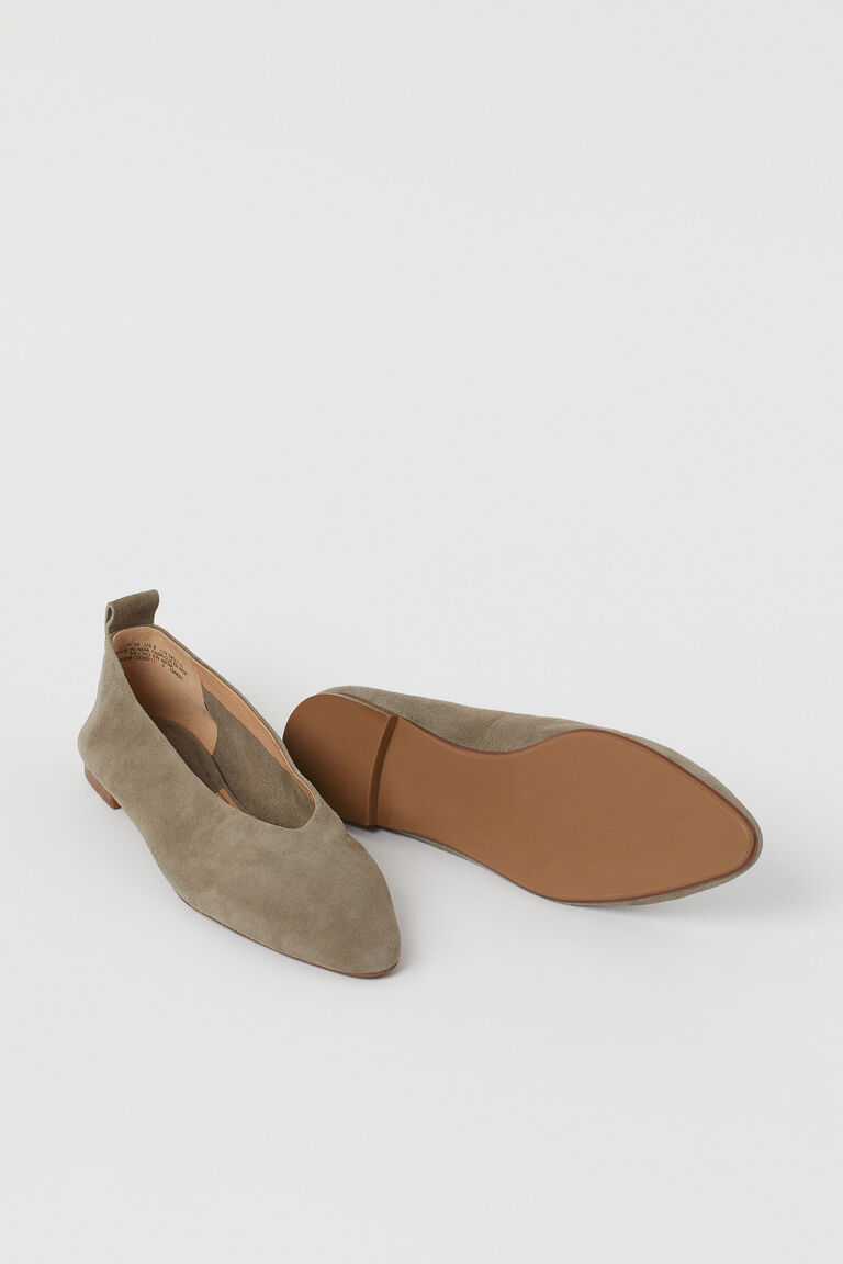 Pointed ballet pumps
