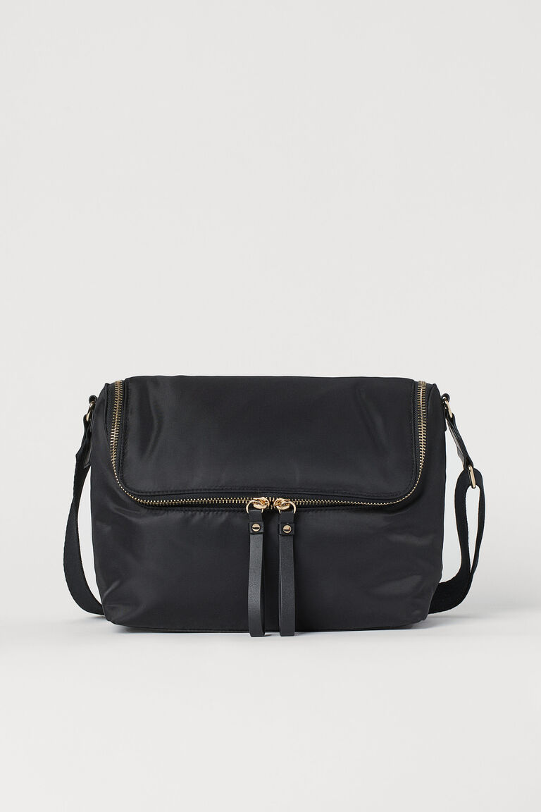 Padded shoulder bag