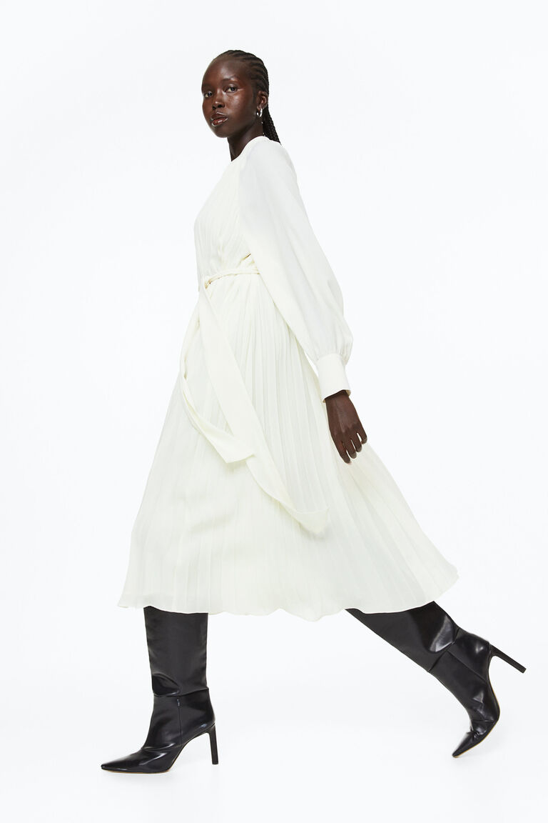 Pleated tiebelt dress