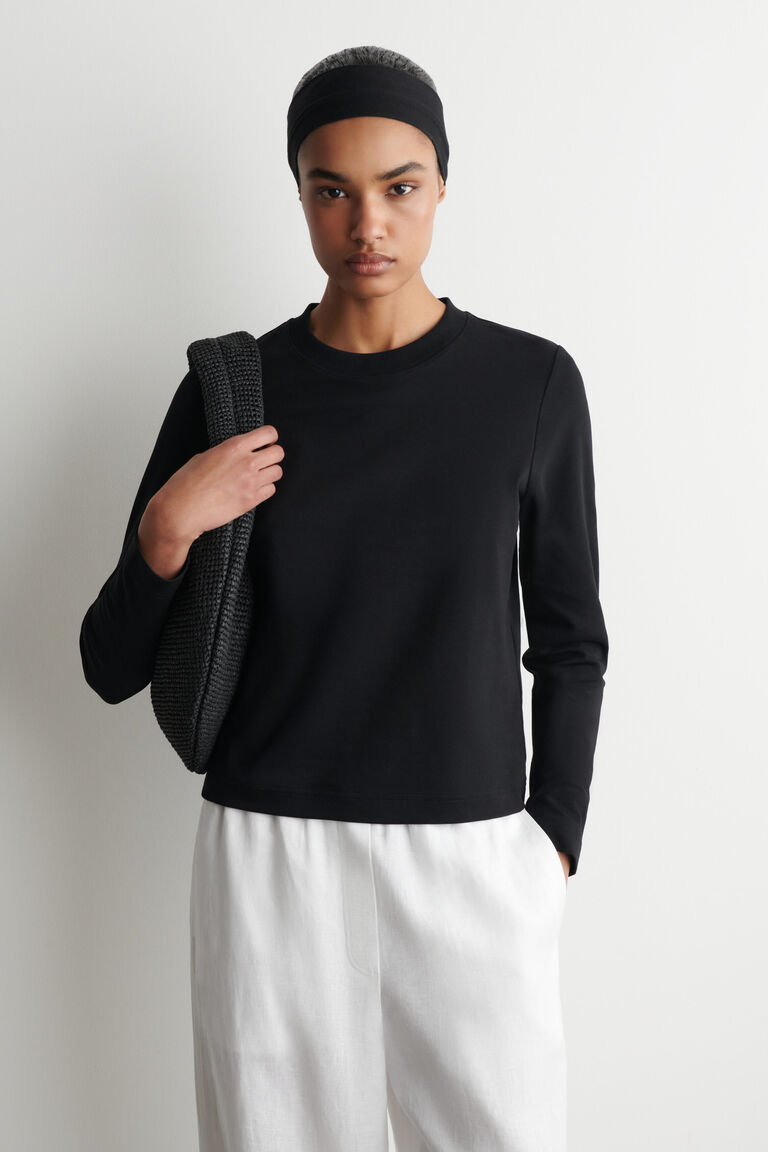 CLEAN CUT LONG-SLEEVED T-SHIRT