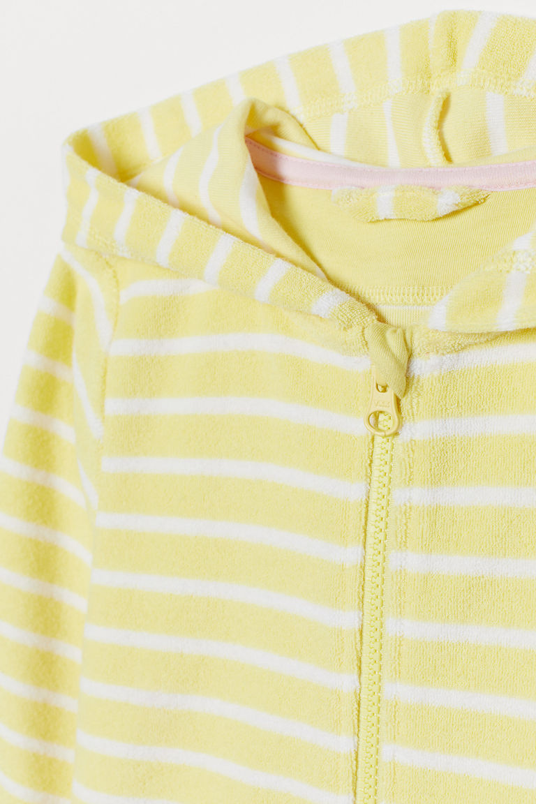 Hooded dressing gown