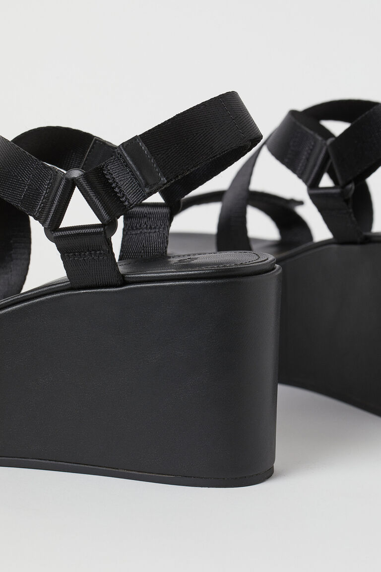 Platform wedgeheel sandals