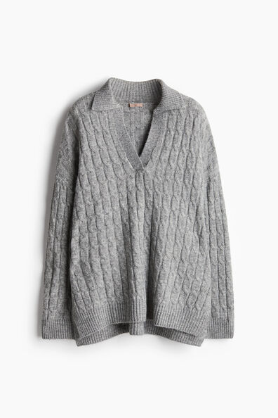 Cable-knit jumper