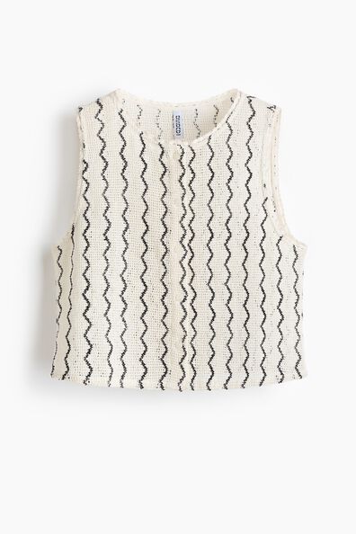 Crochet-look waistcoat
