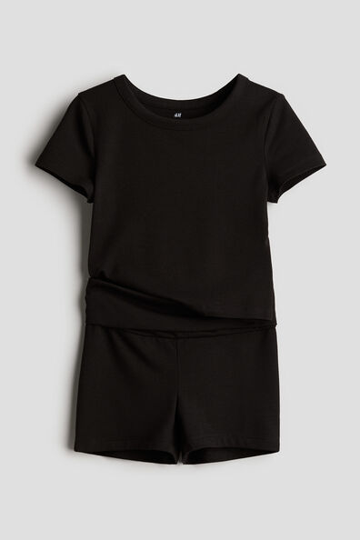 2-piece top and shorts set