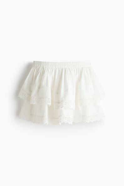 Lace-trimmed tiered skirt