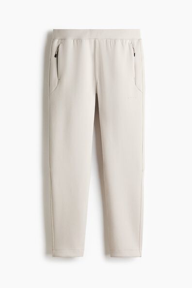 Regular Fit Tapered sports joggers with DryMove™