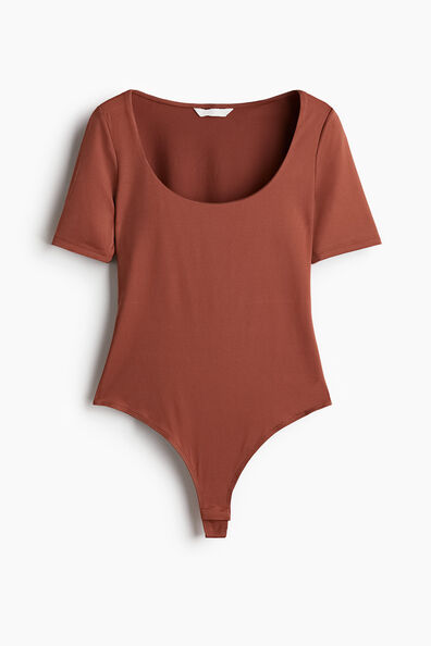 Square-neck thong body