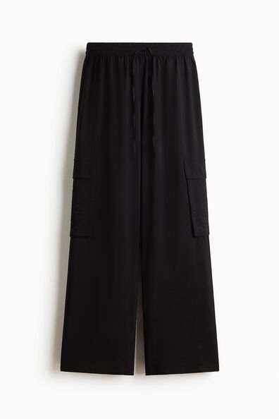 Wide cargo trousers