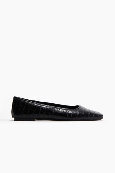 Square-toe ballet flats