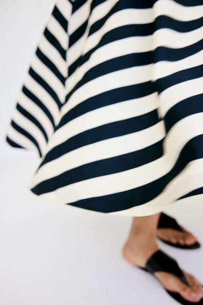 Pleat-detail poplin skirt
