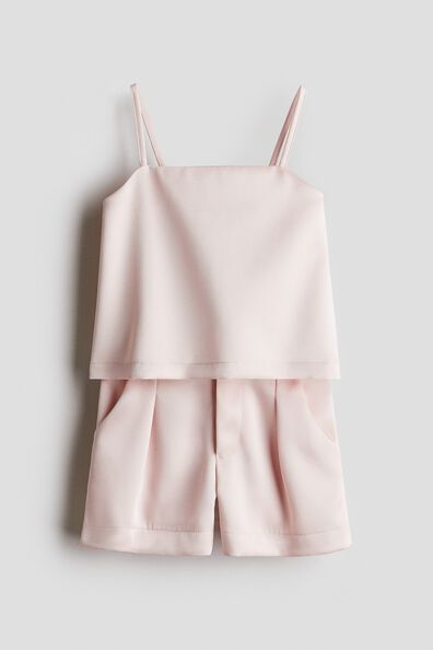 2-piece top and shorts set