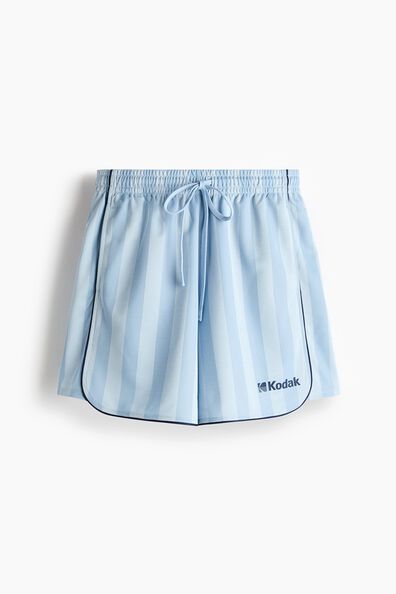 Print-motif mesh shorts