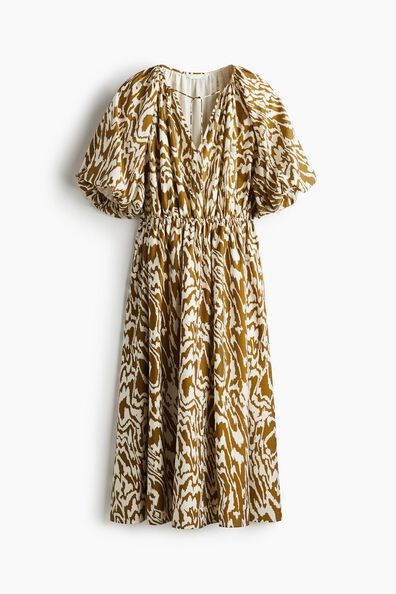 Balloon-sleeved dress