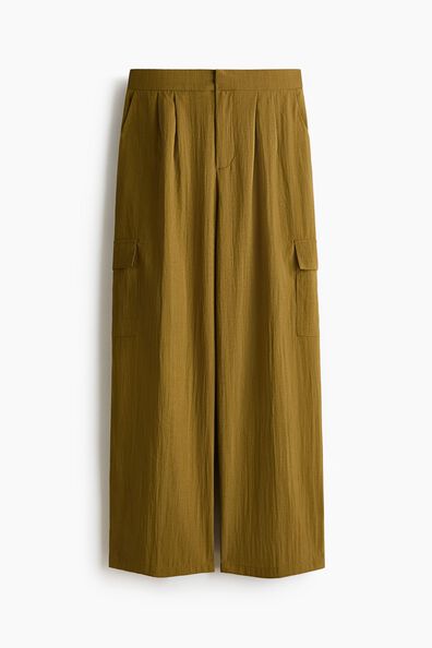 Wide cargo trousers