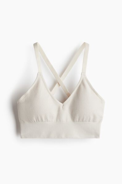 Seamless Medium Support Sports bra with DryMove™