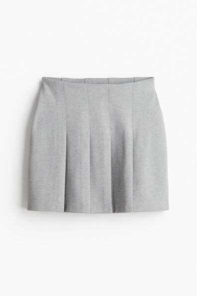 Pleated skirt