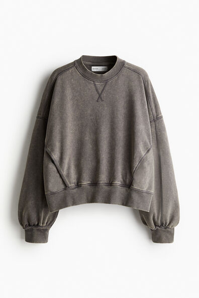 Oversized washed sweatshirt