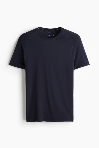 Muscle Fit Sports T-shirt with DryMove™